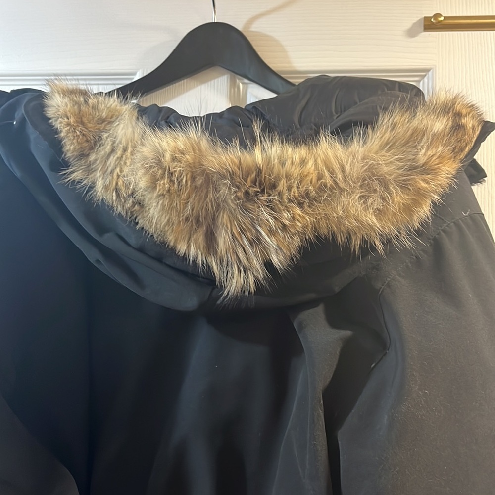 COPY - Canada Goose winter jacket - Picture 7 of 10